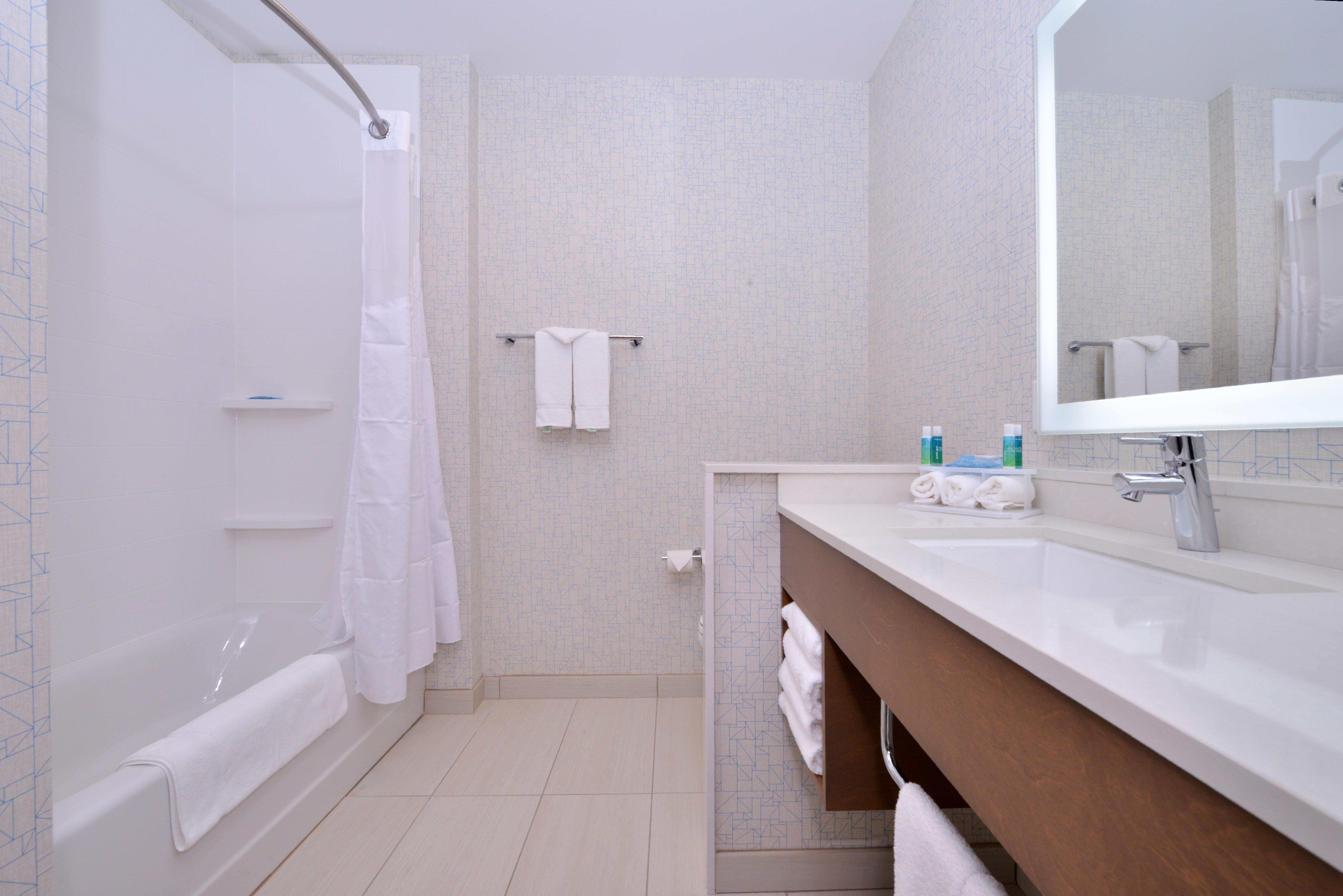 Holiday Inn Express & Suites Madison By Ihg Exterior foto