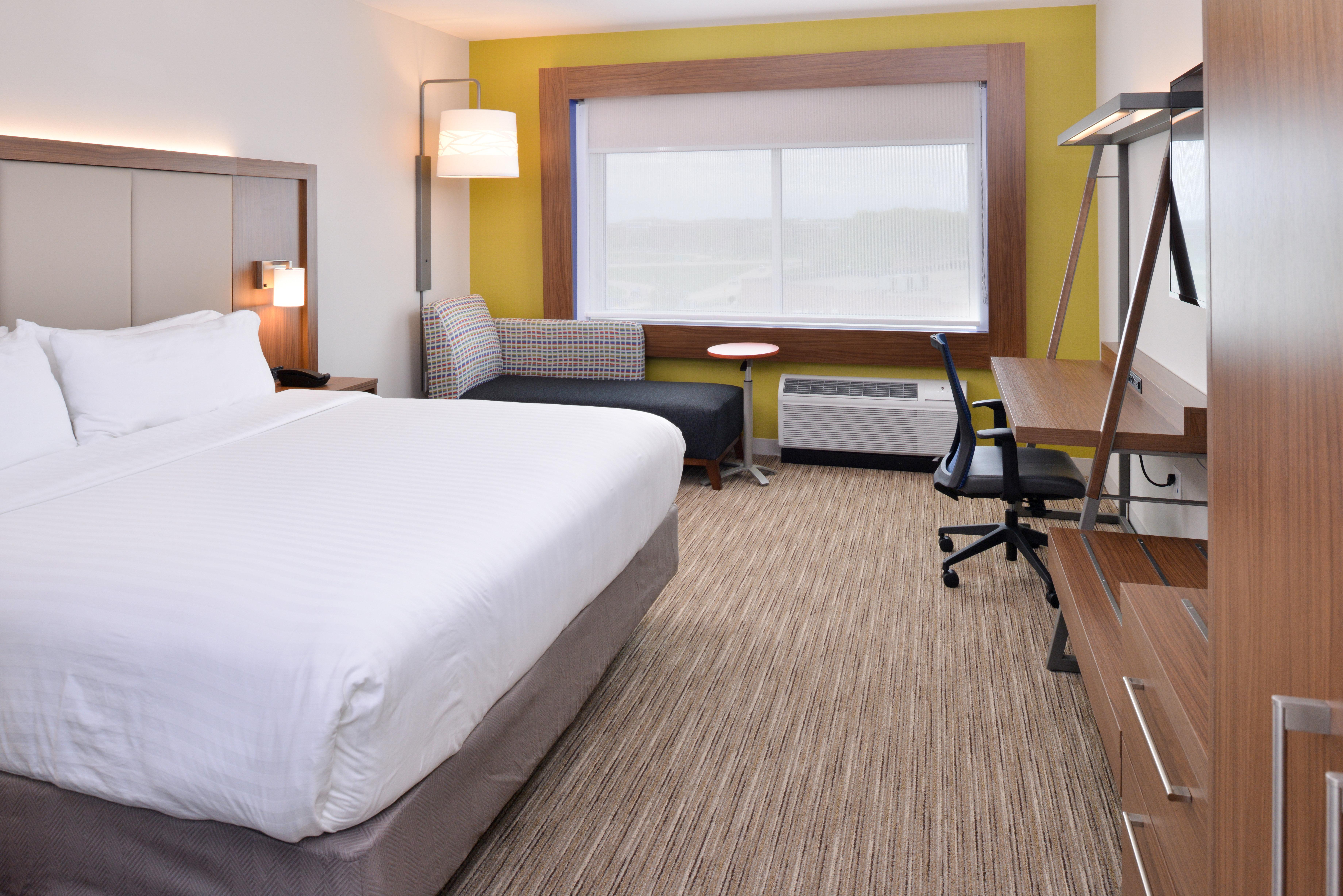 Holiday Inn Express & Suites Madison By Ihg Exterior foto